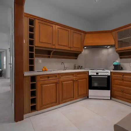 Angel's Urban Up-art-ment *